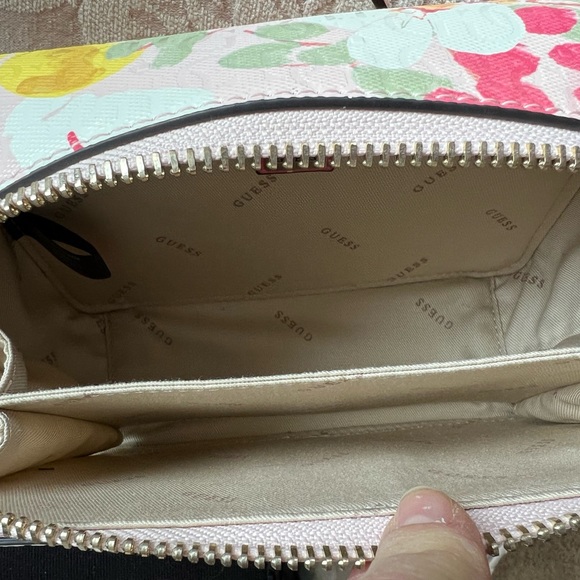 Guess crossbody bag - Picture 6 of 14